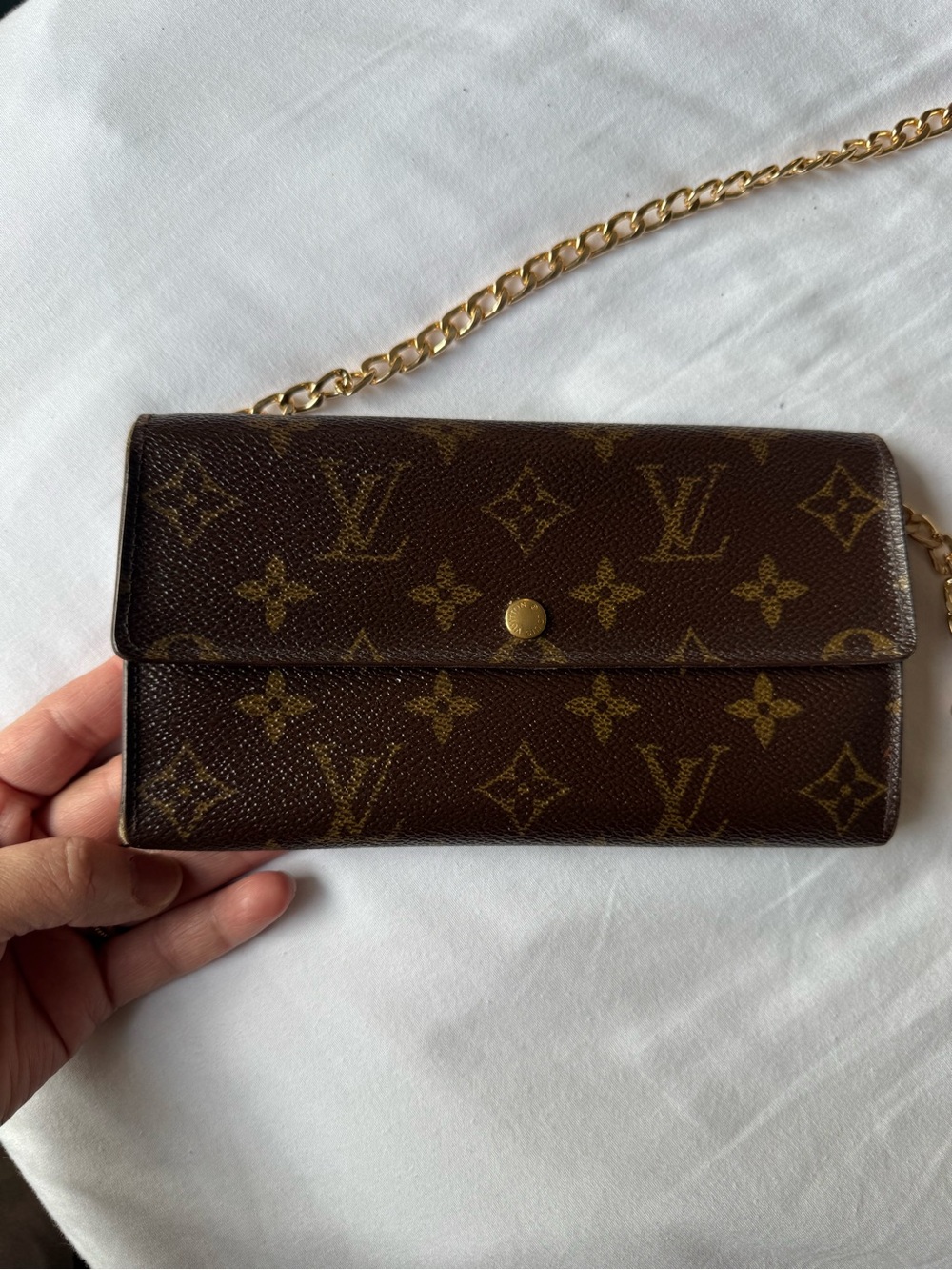 Authentic vintage Sarah monogram long bifold wallet w/ free gold chain